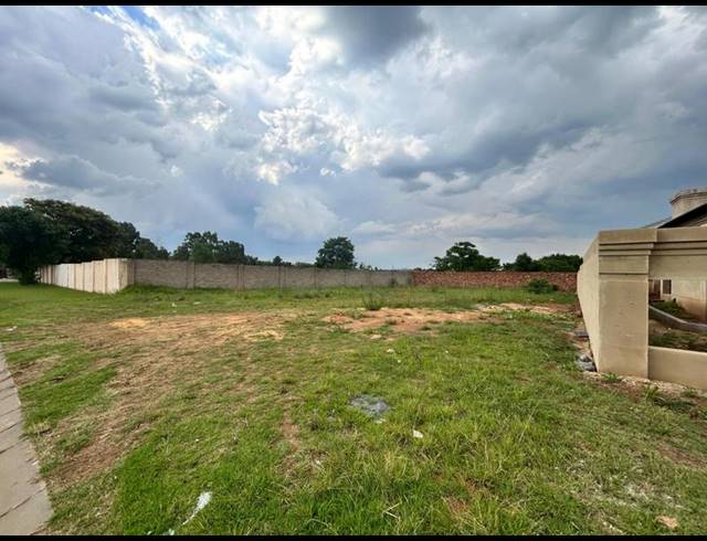 LAND FOR SALE IN SELCOURT